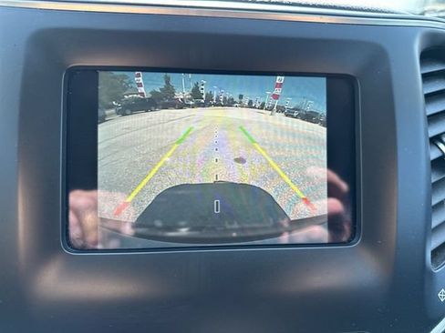 Used 2019 Jeep Cherokee Latitude Plus AWD/4WD image 25