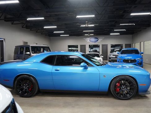 Used 2016 Dodge Challenger SRT Hellcat RWD image 6