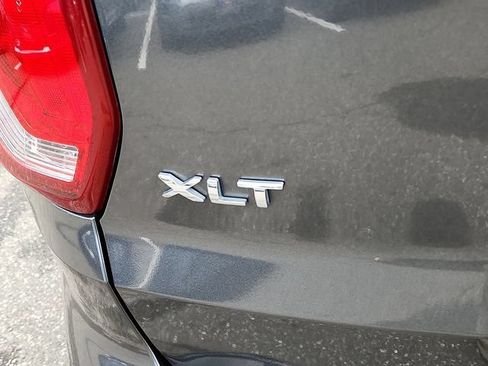 Used 2018 Ford Explorer XLT w/ Equipment Group 202A AWD/4WD image 30