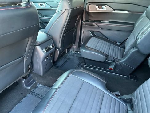 Certified 2025 Ford Explorer ST-Line AWD/4WD image 11