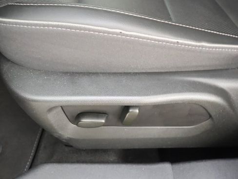 Used 2023 Buick Envision Essence image 10