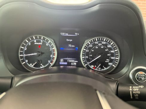 Used 2018 INFINITI Q50 Luxe RWD image 3
