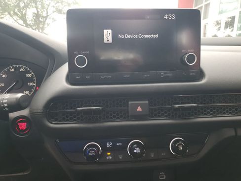 Used 2024 Honda HR-V LX image 15