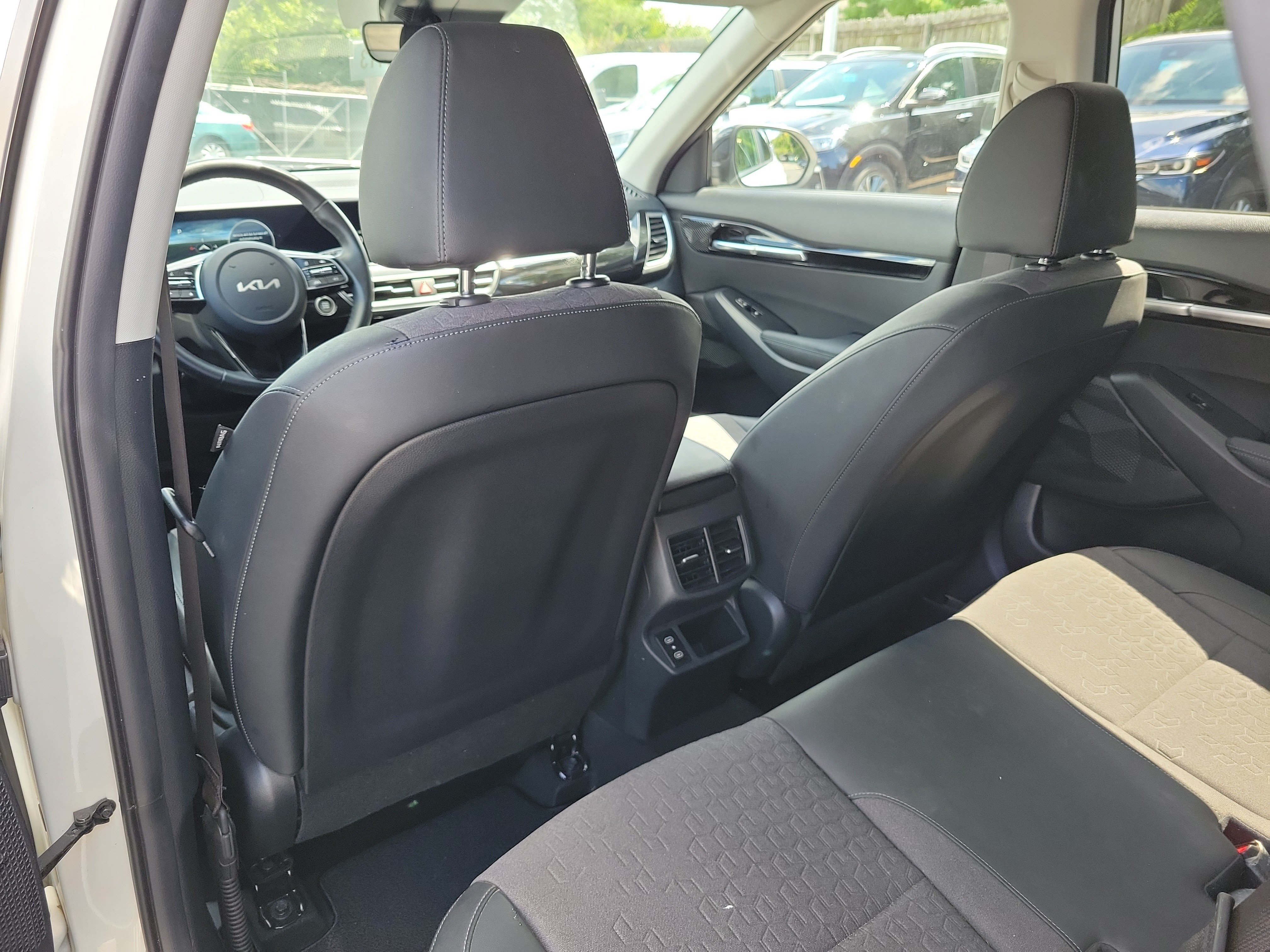 Used 2024 Kia Seltos X-Line AWD/4WD image 14