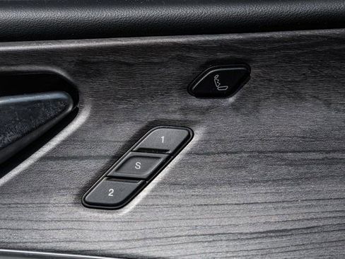 Used 2022 Jeep Grand Cherokee Overland w/ Luxury Tech Group IV image 20