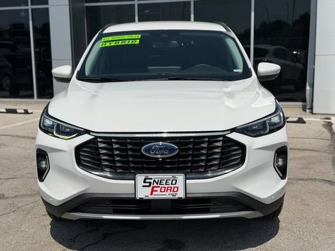 Used 2023 Ford Escape Platinum AWD/4WD image 2