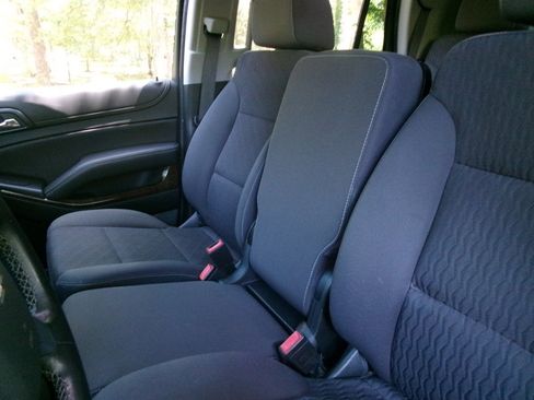 Used 2018 Chevrolet Tahoe LS w/ Skid Plate Package AWD/4WD image 13