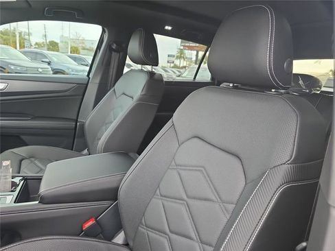 New 2026 Volkswagen Atlas Cross Sport SE image 18
