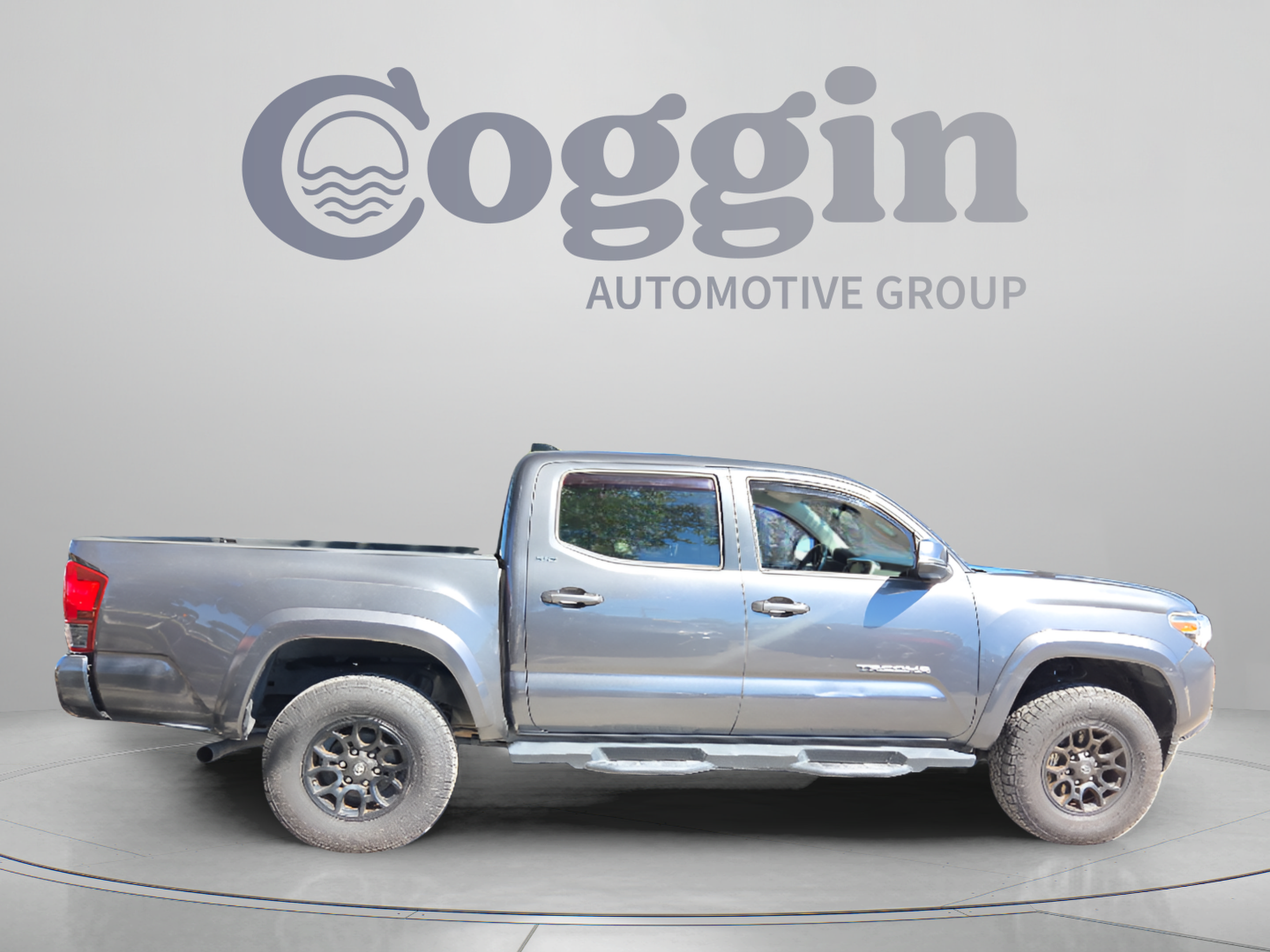 Used 2022 Toyota Tacoma SR5 w/ Technology Package RWD image 6