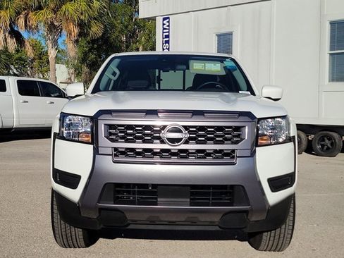 Certified 2025 Nissan Frontier SV image 11