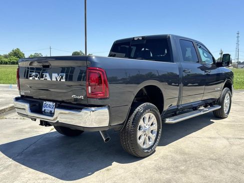 New 2026 RAM 2500 Laramie AWD/4WD image 14
