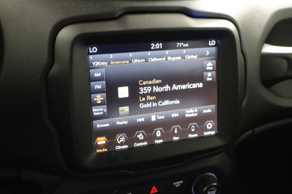 Used 2020 Jeep Renegade Altitude w/ UConnect 8.4 Nav Group AWD/4WD image 28