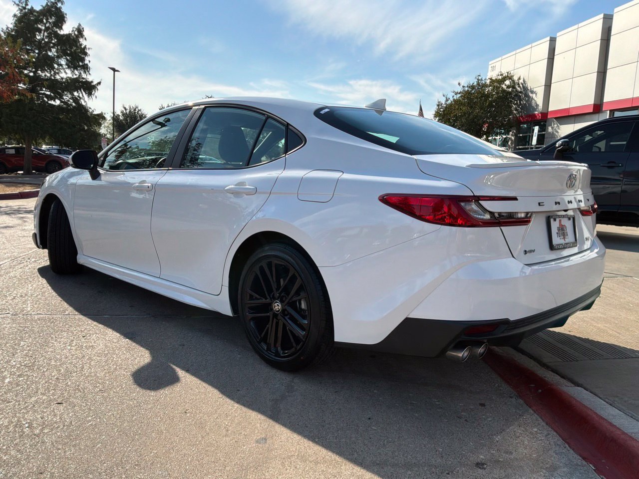 Used 2026 Toyota Camry SE FWD image 8