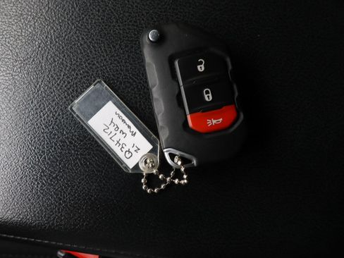 Used 2021 Jeep Wrangler Unlimited Sport AWD/4WD image 34