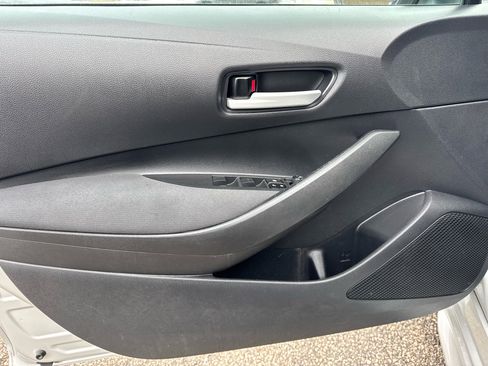 Used 2021 Toyota Corolla LE image 17