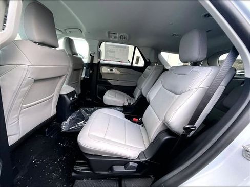 New 2026 Ford Explorer Active w/ Active Comfort Package image 11