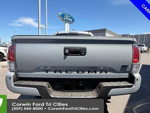Used 2020 Toyota Tacoma TRD Sport w/ Technology Package AWD/4WD image 7