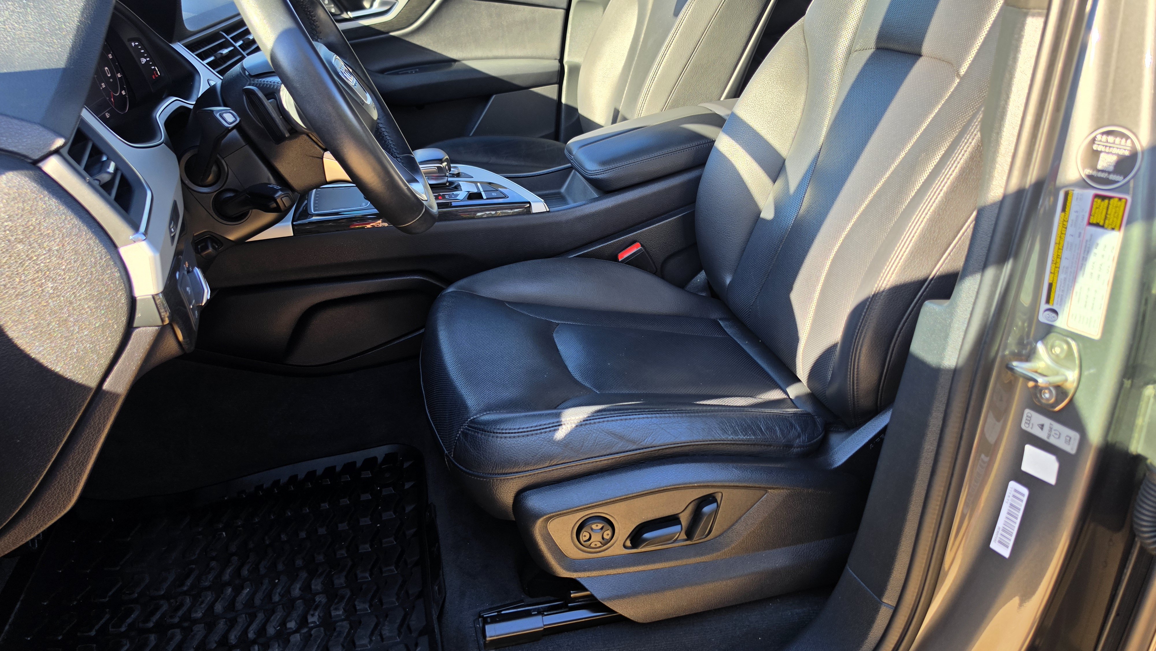 Used 2018 Audi Q7 2.0T Premium Plus AWD/4WD image 29