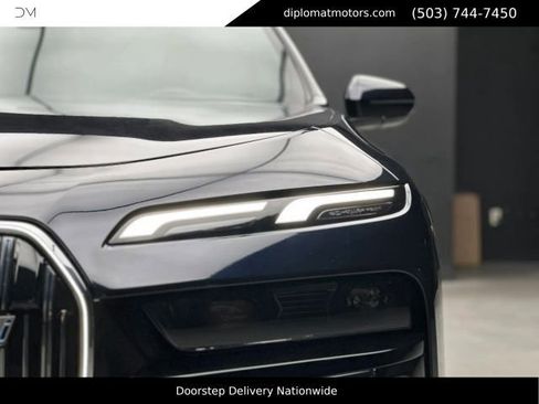 Used 2024 BMW i7 xDrive60 AWD/4WD image 13