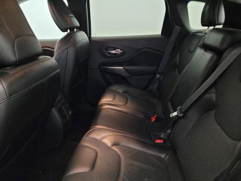 Used 2019 Jeep Cherokee Limited AWD/4WD image 18