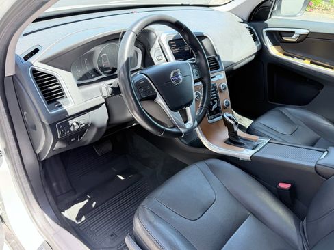 Used 2017 Volvo XC60 T5 Inscription w/ Preferred Option Package FWD image 12
