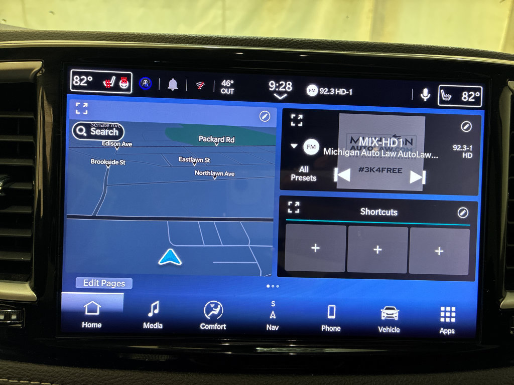 Used 2024 Chrysler Pacifica Limited FWD image 19