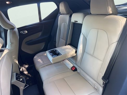 Used 2020 Volvo XC40 T4 Inscription image 54