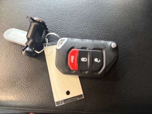 Used 2024 Jeep Wrangler Unlimited Sport AWD/4WD image 18