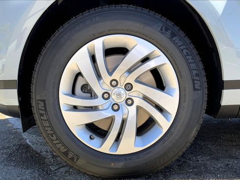 New 2026 Land Rover Range Rover Evoque S image 17