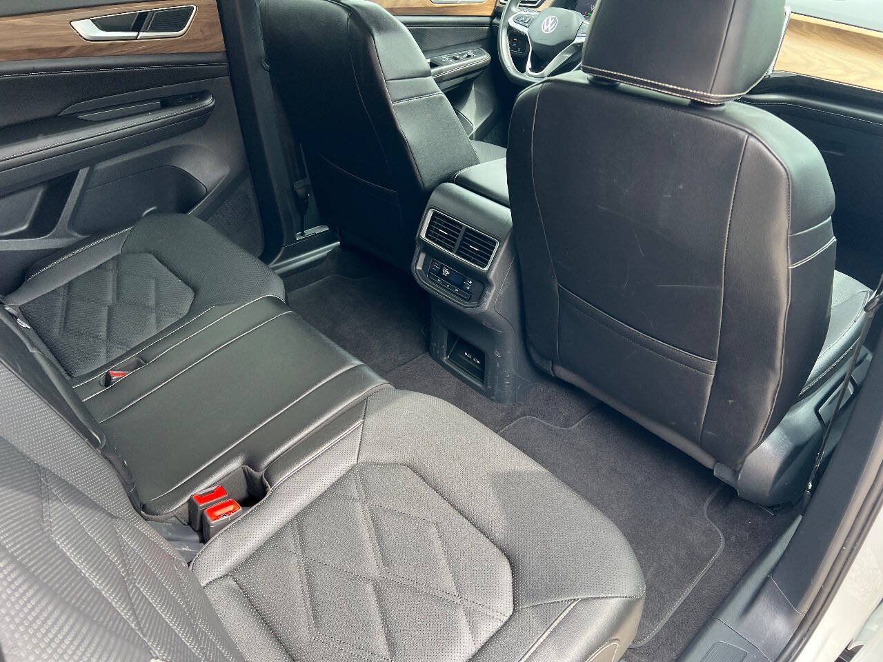 Used 2024 Volkswagen Atlas SE AWD/4WD image 18
