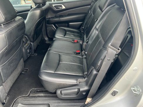 Used 2018 Nissan Pathfinder Platinum AWD/4WD image 23