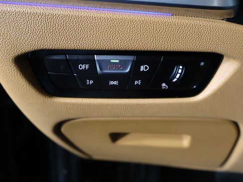 Used 2021 BMW 330i xDrive Sedan w/ Premium Package image 34