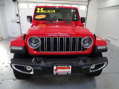 Used 2025 Jeep Wrangler Unlimited Sahara w/ Safety Group image 23