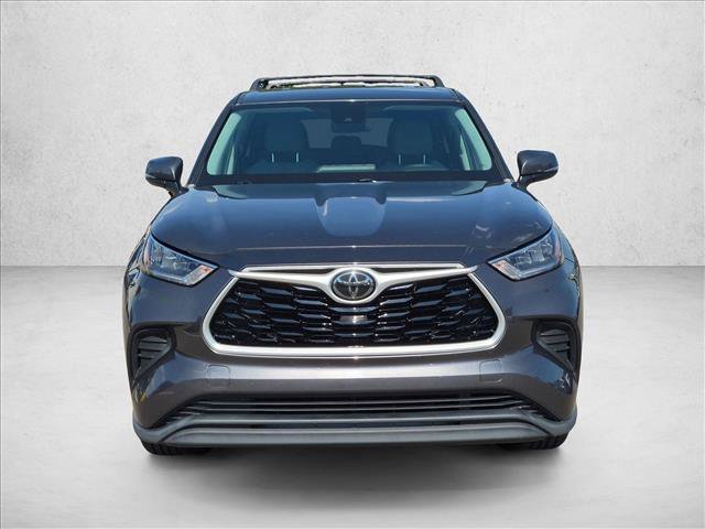 Used 2020 Toyota Highlander L FWD image 2