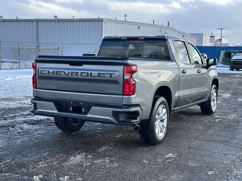 Used 2019 Chevrolet Silverado 1500 Custom w/ Custom Value Package image 3