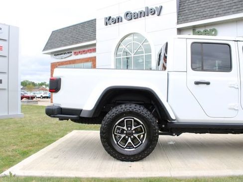 Used 2026 Jeep Gladiator Rubicon AWD/4WD image 39