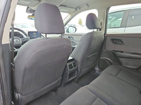 Used 2023 Nissan Rogue S image 18