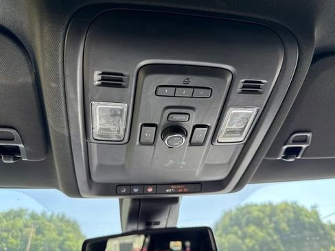 Used 2022 Chevrolet Suburban Premier AWD/4WD image 49