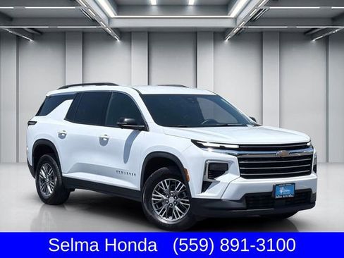 Used 2024 Chevrolet Traverse LT AWD/4WD image 1