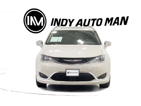 Used 2019 Chrysler Pacifica Limited w/ Tire & Wheel Group FWD image 9