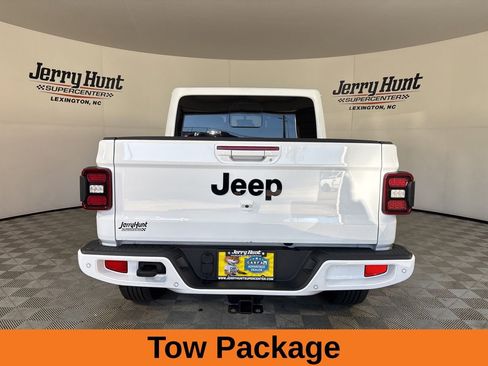 Used 2021 Jeep Gladiator Overland image 7