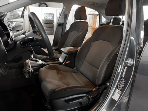 Used 2024 Kia Forte LXS image 22