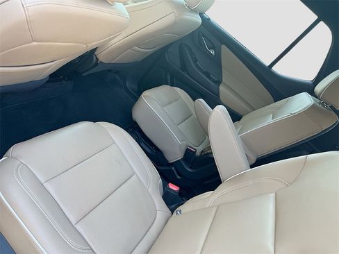 Used 2023 Chevrolet Traverse Premier image 25