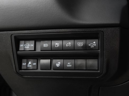Used 2026 Toyota Sequoia Platinum AWD/4WD image 29