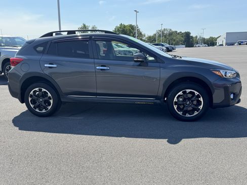 Used 2022 Subaru Crosstrek 2.0i Premium w/ Moonroof Package AWD/4WD image 2