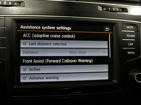 Used 2016 Volkswagen GTI SE FWD image 30