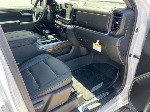 New 2026 Chevrolet Silverado 1500 RST w/ Dark Appearance Package AWD/4WD image 25