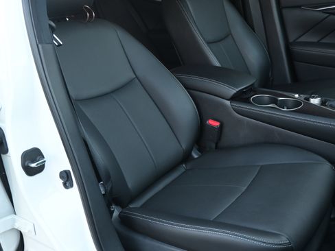 Used 2023 INFINITI Q50 Sensory image 34