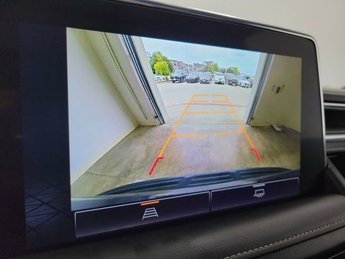 Used 2023 GMC Yukon XL SLT RWD image 31