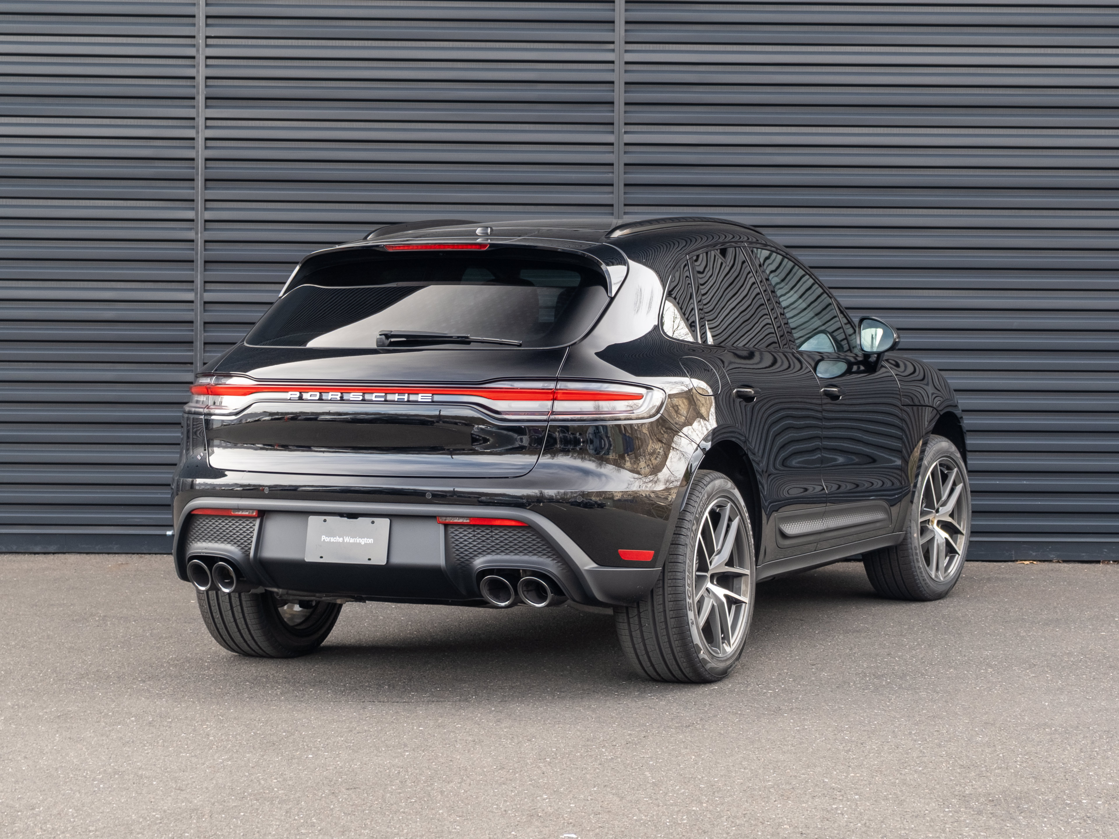Certified 2026 Porsche Macan AWD/4WD image 8